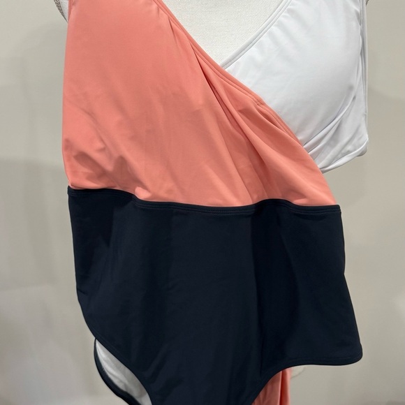 Coral and White Swimsuit Size XL Beach Pool Vacation Summer - Picture 7 of 7